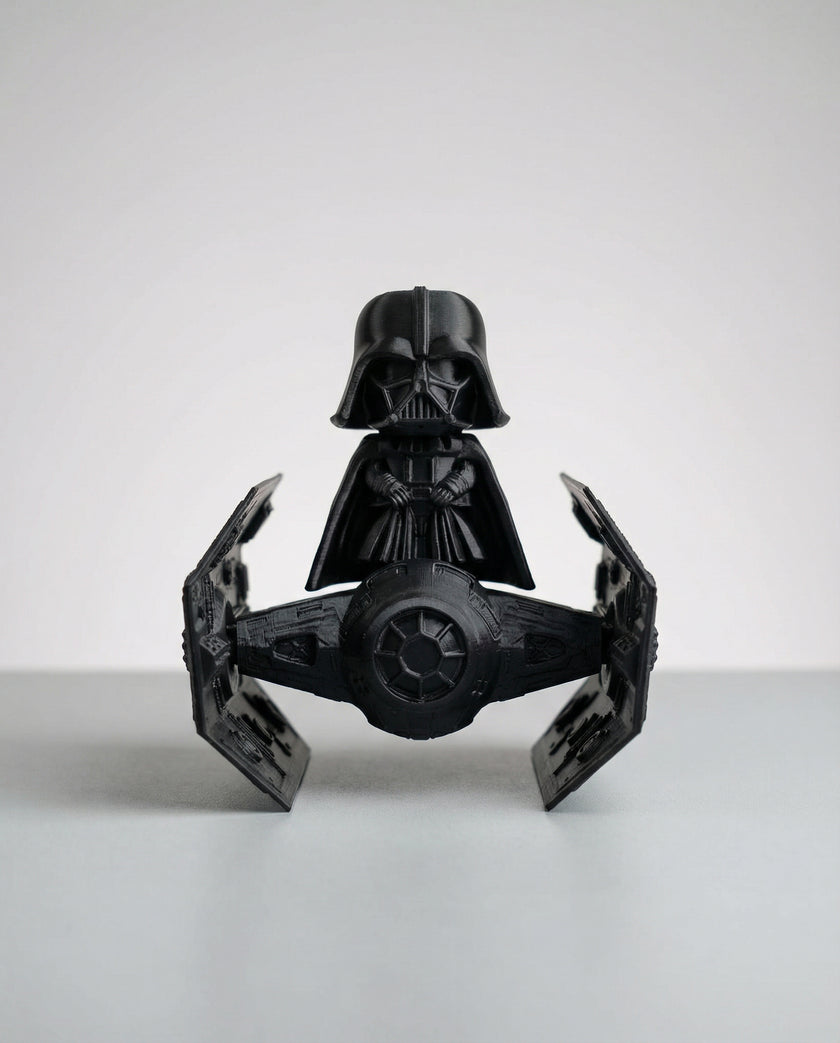 Dark Commander – Siyah Sci-Fi Dekor Figürü