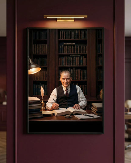 Gülümseyen Atatürk Çerçeveli Poster
